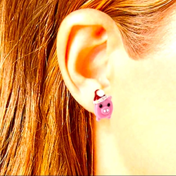 New Betsey Johnson HOLIDAY WHIMSY SANTA PIG STUDS PINK - Picture 2 of 6